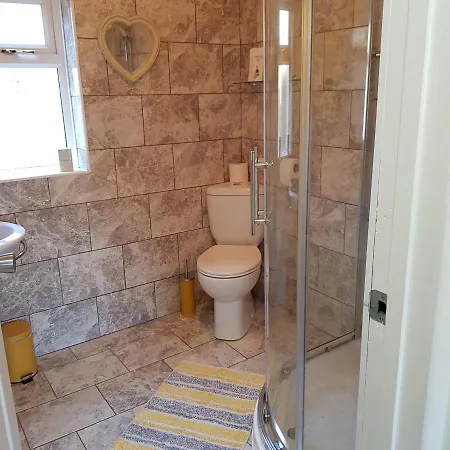 Chynoweth Court Apartment *