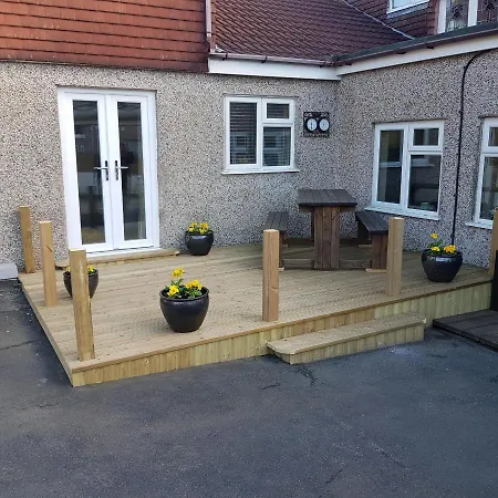 Chynoweth Court * New Quay